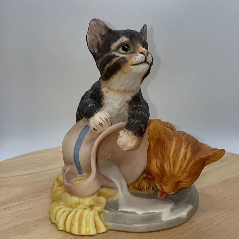 "Mischief" by Gail Ferretti for the Franklin Mint 1986 Kitty Cats - Picture 2 of 12